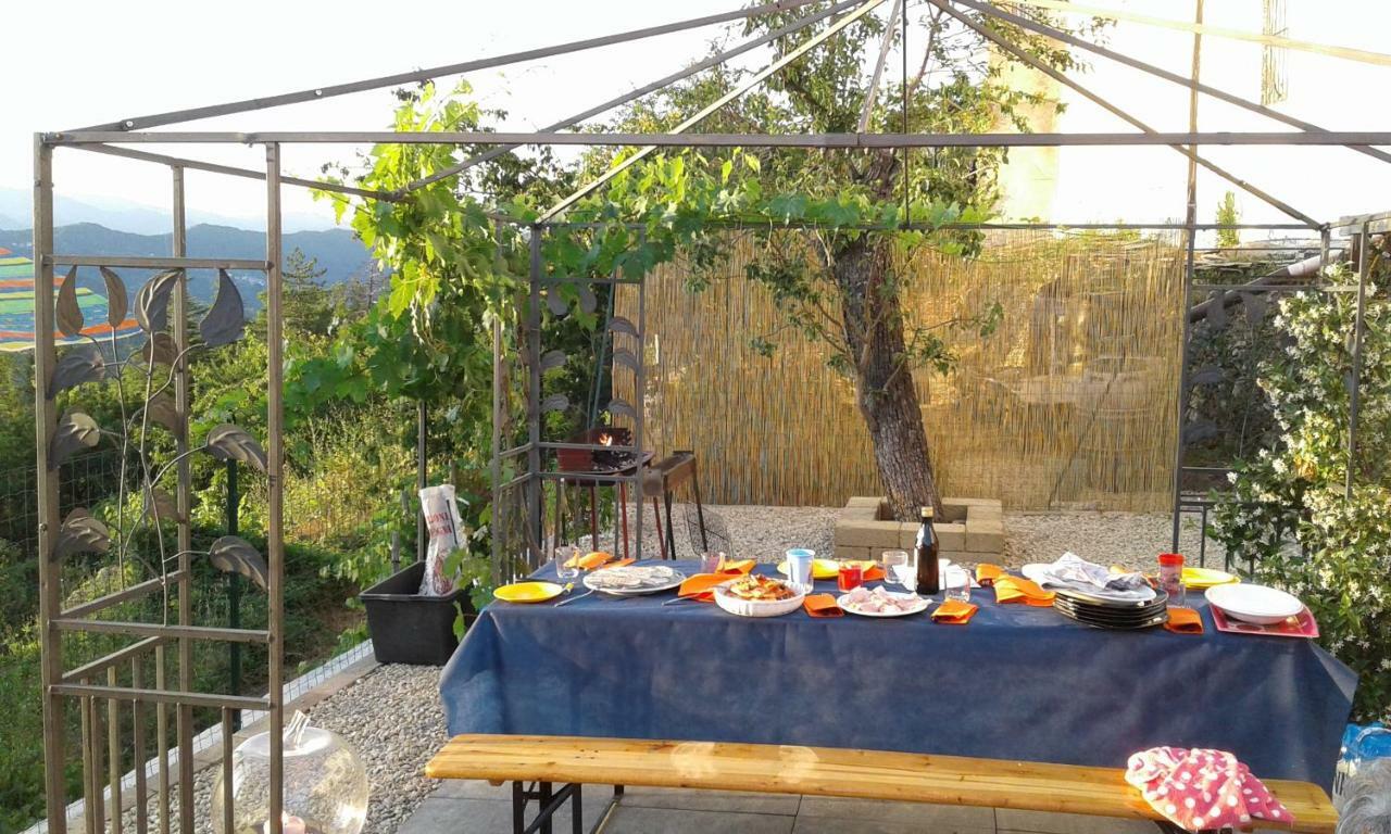 Agriturismo Nonni Devia Lucinasco Eksteriør billede